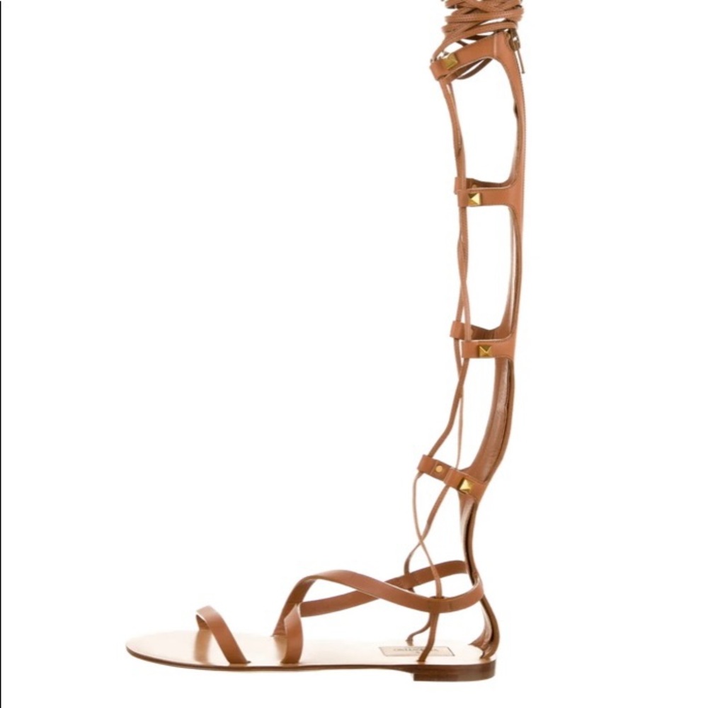 VALENTINO GARAVANI ROCKSTUD GLADIATOR SANDAL !!